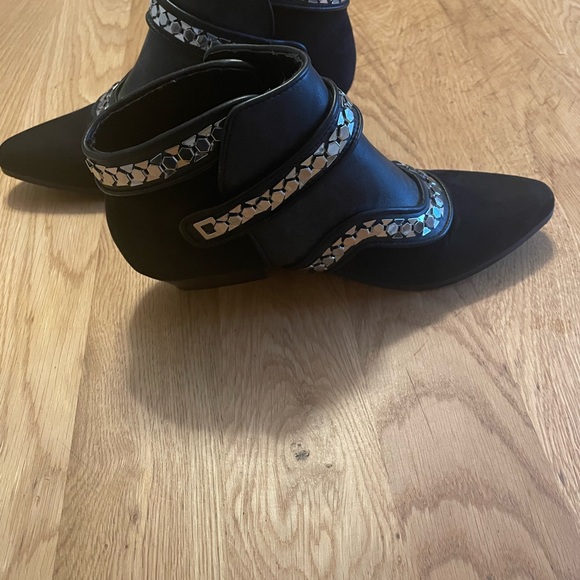 Worn once - Free People Ankle Boot (sz 8).  Faux suede/leather. - Picture 5 of 5